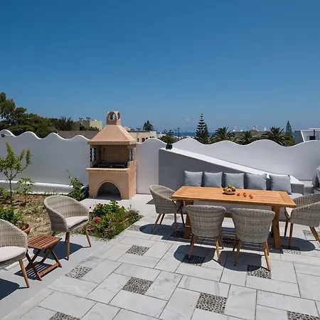 Felicity Luxury Willa Kamári