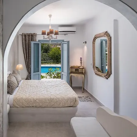 Felicity Luxury Kamári