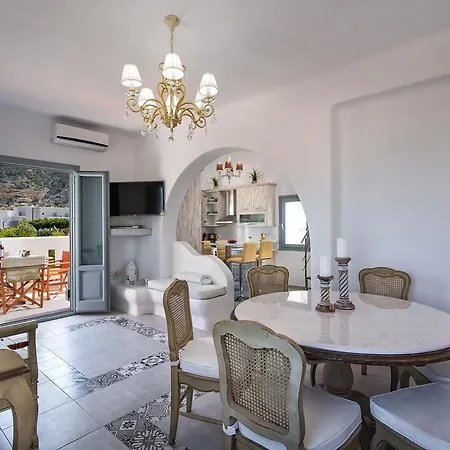 Felicity Luxury Kamári