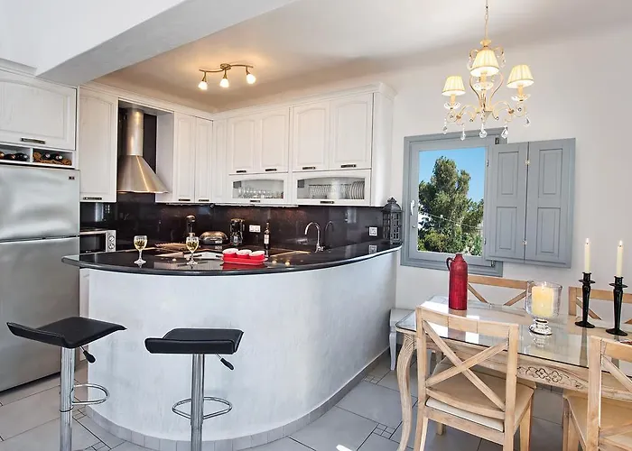 Felicity Luxury Kamári