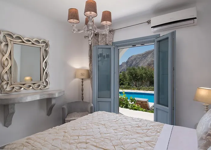 Felicity Luxury Kamári